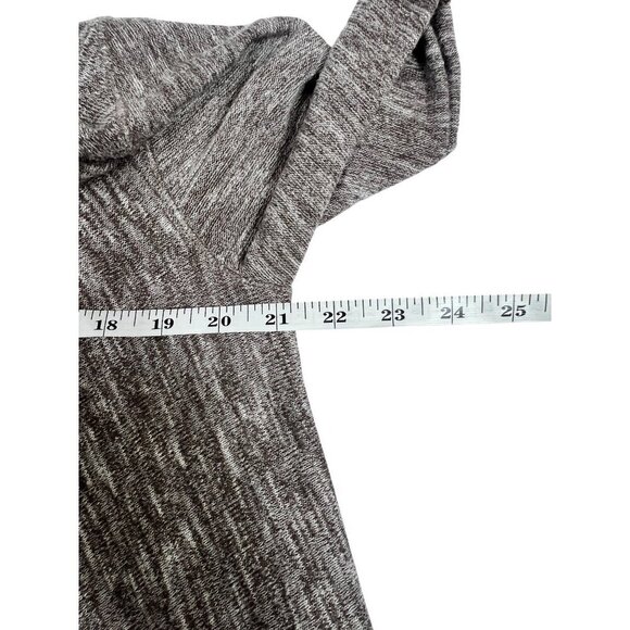 Old Navy Women's Longsleeve Top - Picture 4 of 7